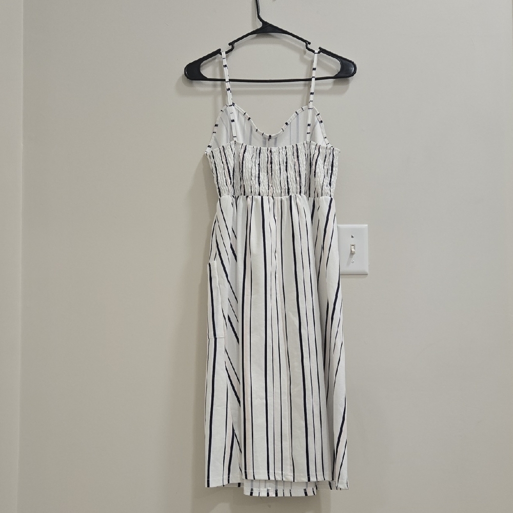 Striped Button-Down Dress - Picture 6 of 10